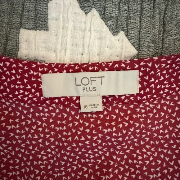 LOFT Red and White Patterned Top - Picture 4 of 4